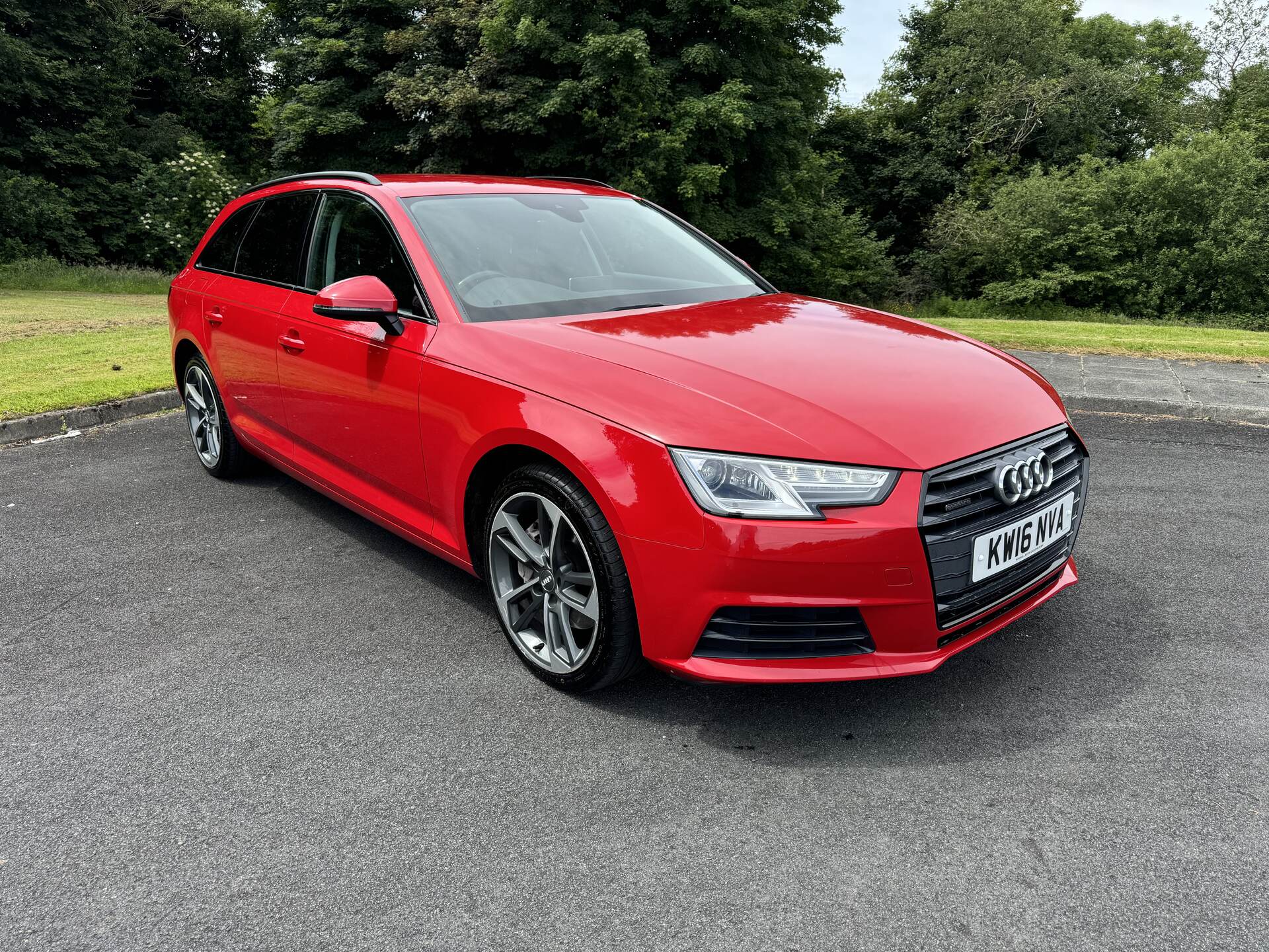 Audi A4 DIESEL AVANT in Tyrone