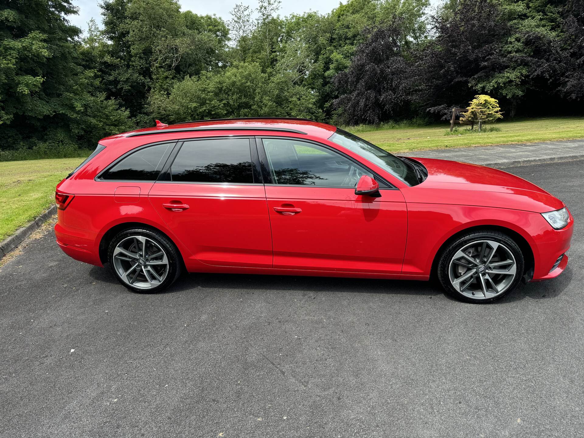 Audi A4 DIESEL AVANT in Tyrone