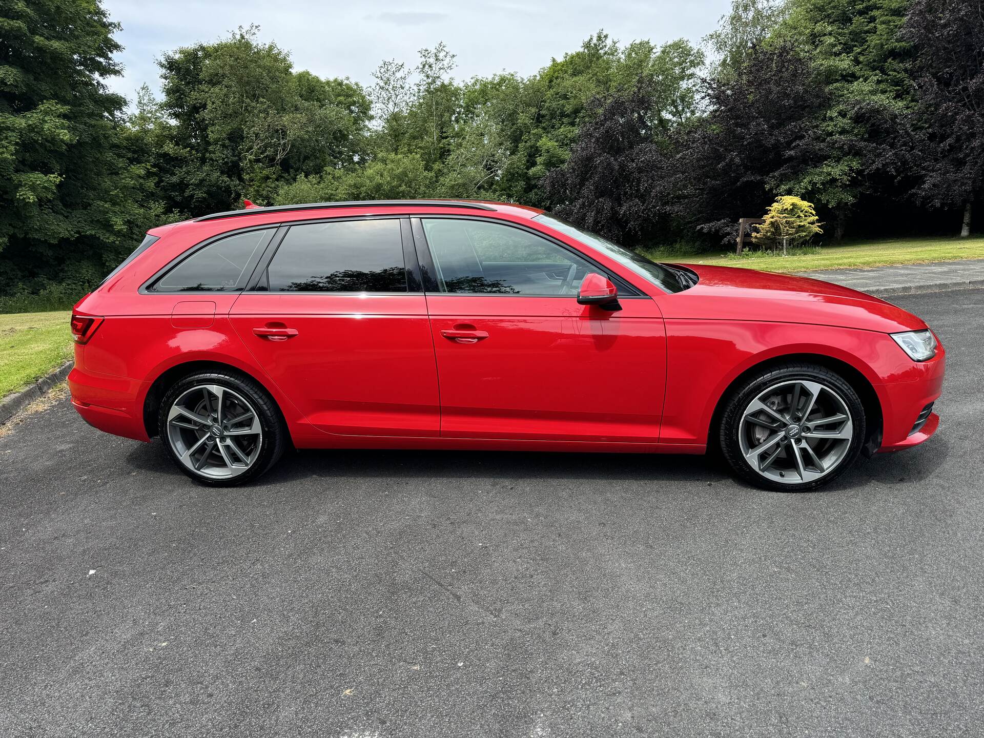 Audi A4 DIESEL AVANT in Tyrone