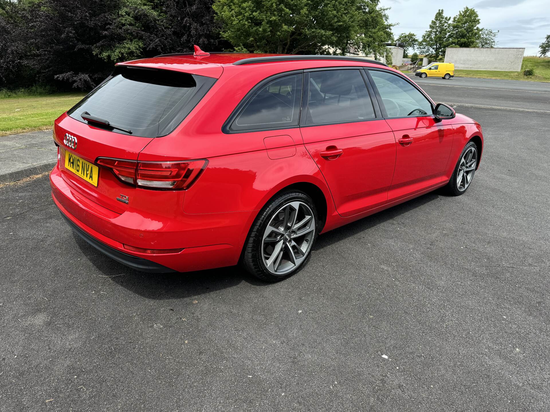 Audi A4 DIESEL AVANT in Tyrone