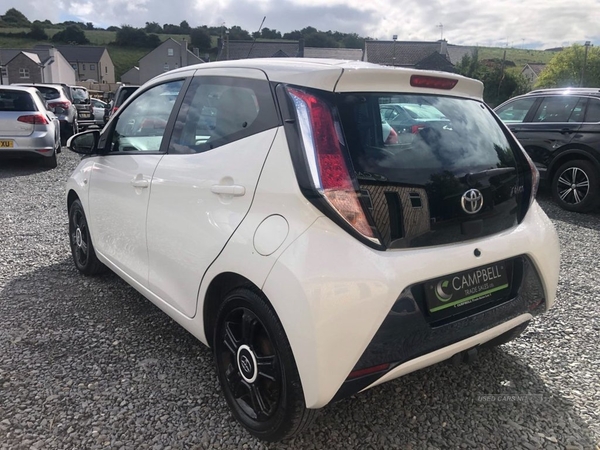 Toyota Aygo 1.0 VVT-I X-PRESSION 5d 69 BHP in Armagh