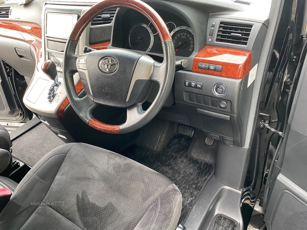 Toyota Alphard VELLFIRE in Down