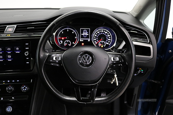 Volkswagen Touran 2.0 TDI SE 5dr in Down