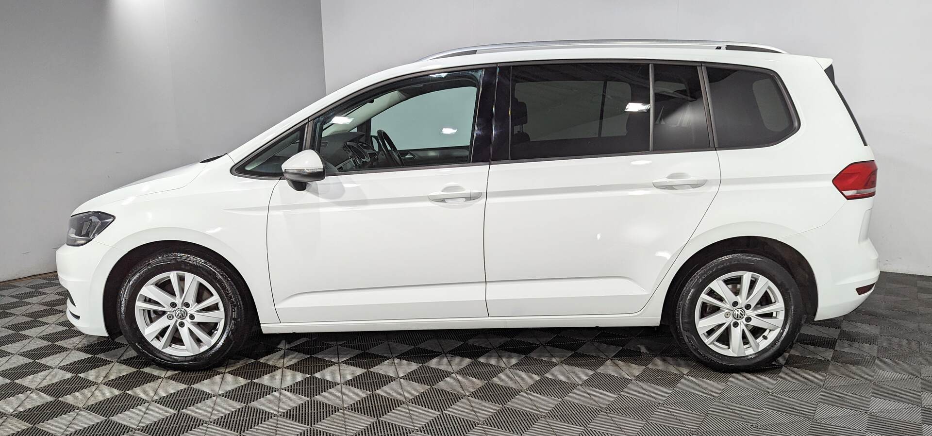 Jan 2020 Volkswagen Touran 2.0 TDI SE 5dr DSG [7 Speed]