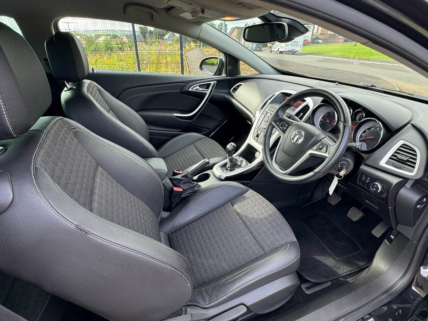 Vauxhall Astra GTC DIESEL COUPE in Antrim