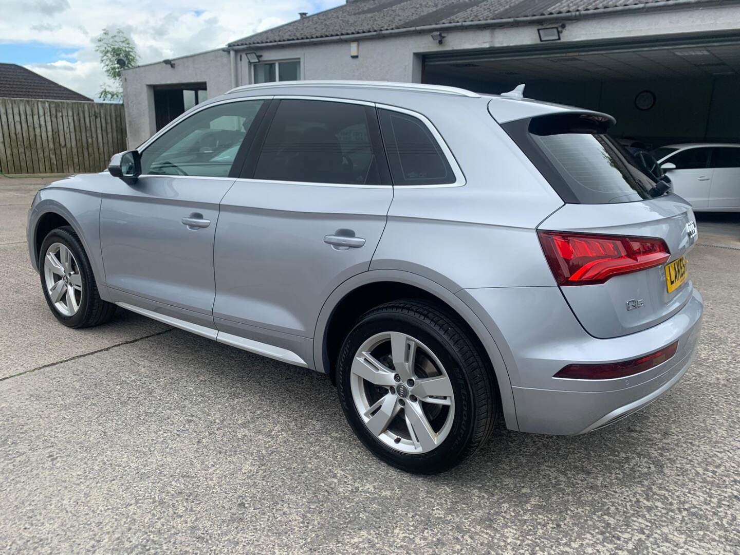 Audi Q5 DIESEL ESTATE in Down