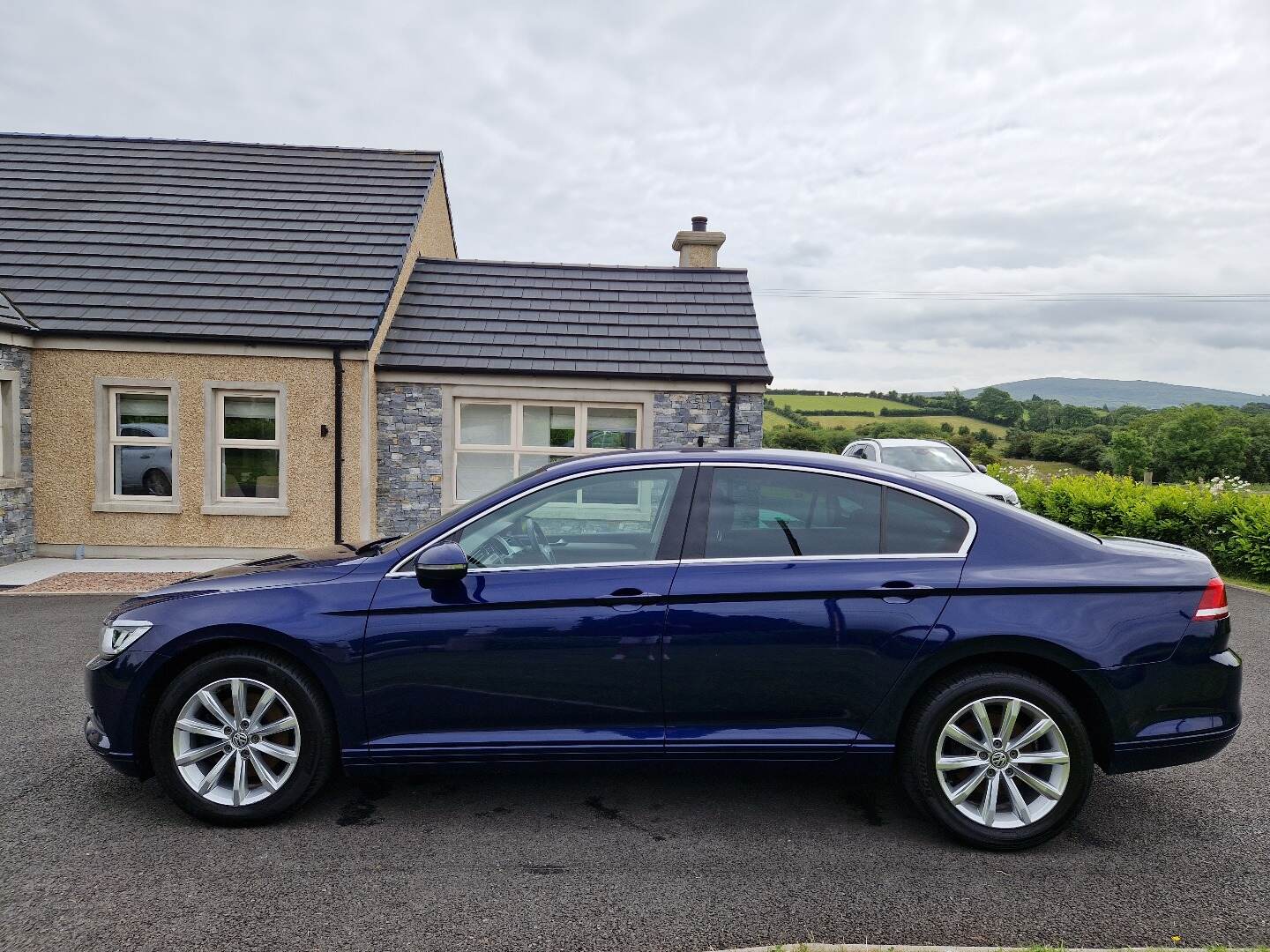 Volkswagen Passat DIESEL SALOON in Down