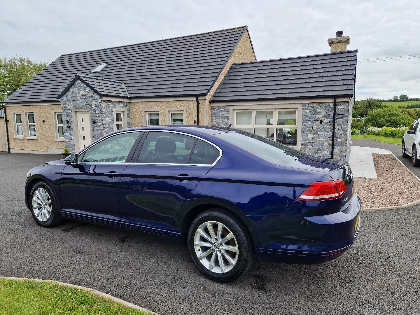 Volkswagen Passat DIESEL SALOON in Down