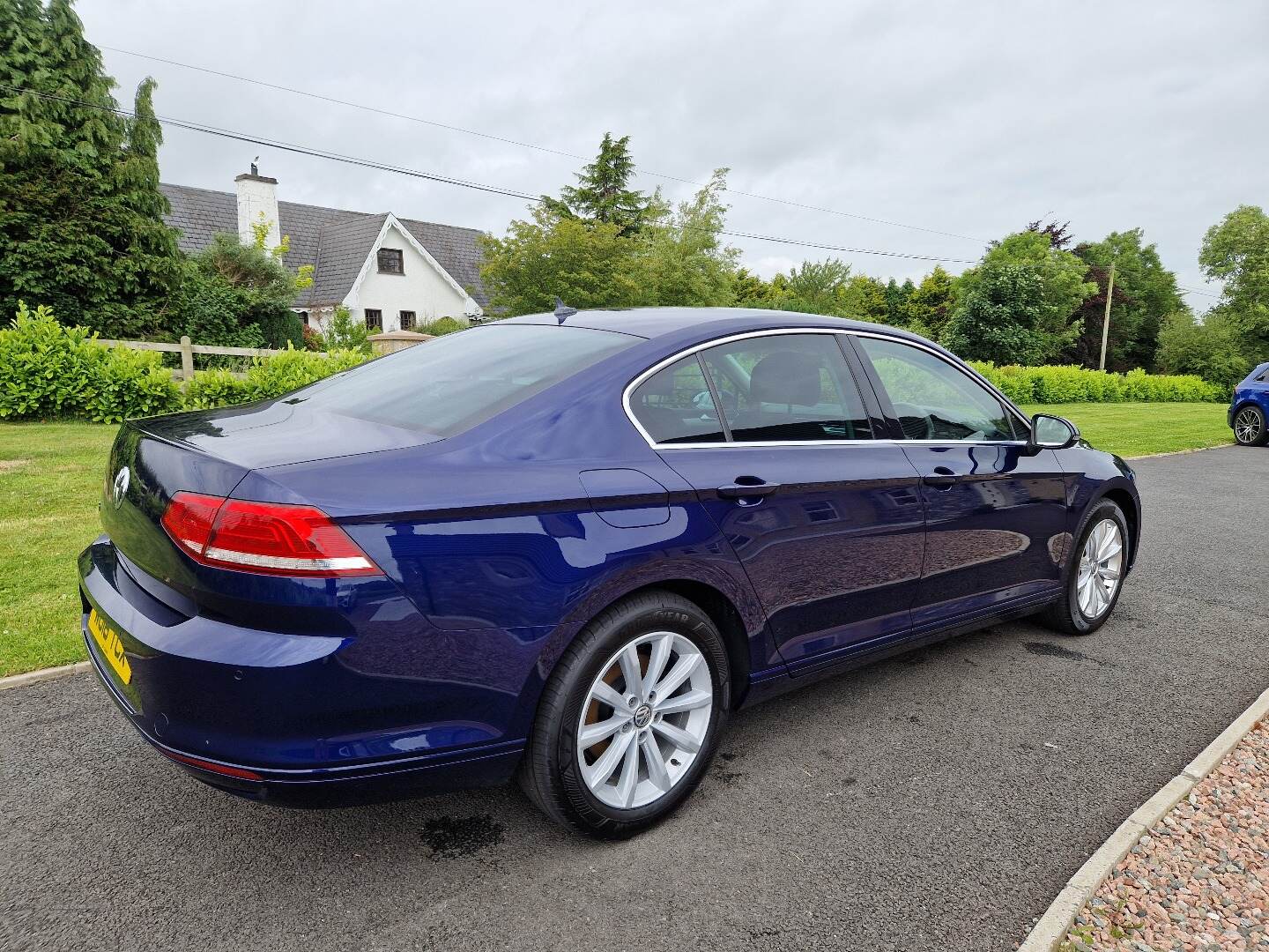 Volkswagen Passat DIESEL SALOON in Down