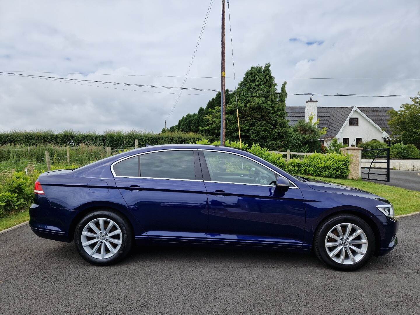 Volkswagen Passat DIESEL SALOON in Down