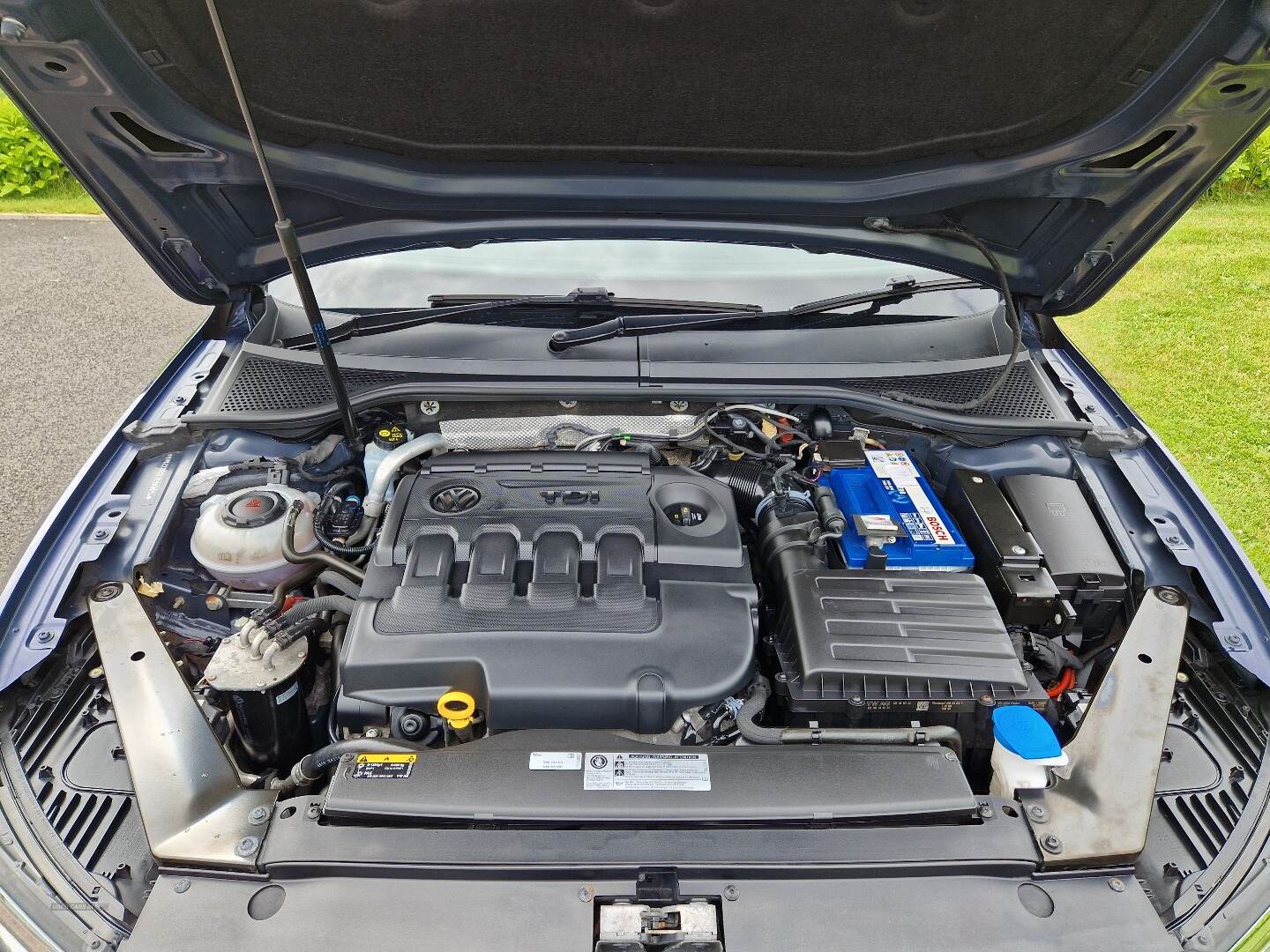 Volkswagen Passat DIESEL SALOON in Down