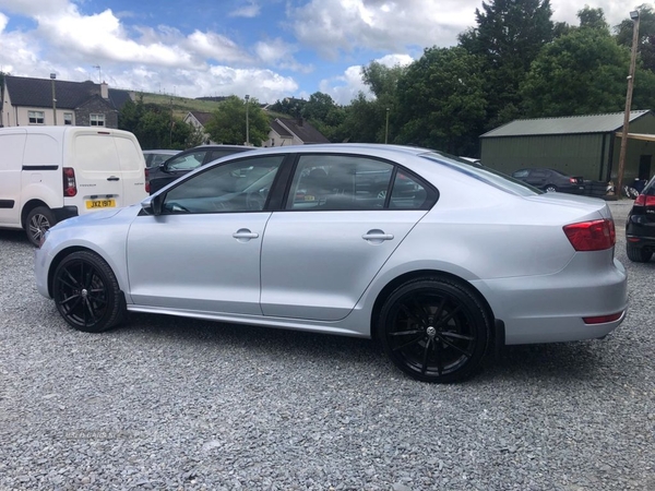 Volkswagen Jetta 1.6 S TDI BLUEMOTION TECHNOLOGY 4d 104 BHP in Armagh