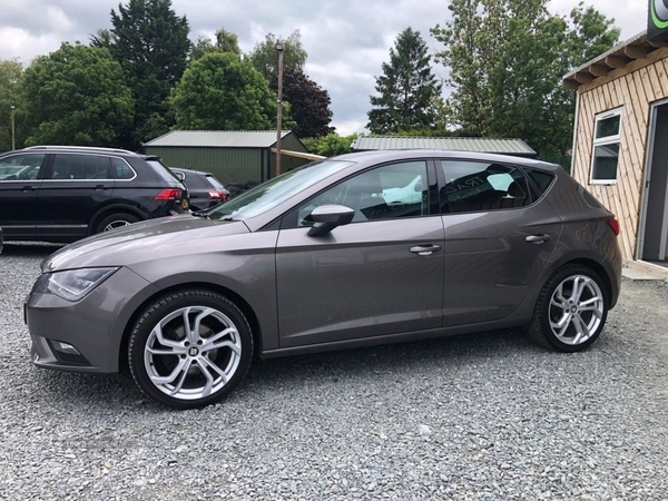 Seat Leon 1.6 TDI SE TECHNOLOGY 5d 110 BHP in Armagh