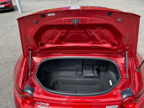 Mazda MX-5 CONVERTIBLE in Down