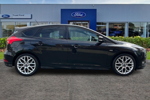 Ford Focus 1.0 EcoBoost 140 ST-Line Navigation 5dr**APPLE CARPLAY/ANDROID AUTO - REAR SENSORS - SAT NAV - PUSH BUTTON START - VERY ECONOMICAL - LOW INSURANCE** in Antrim