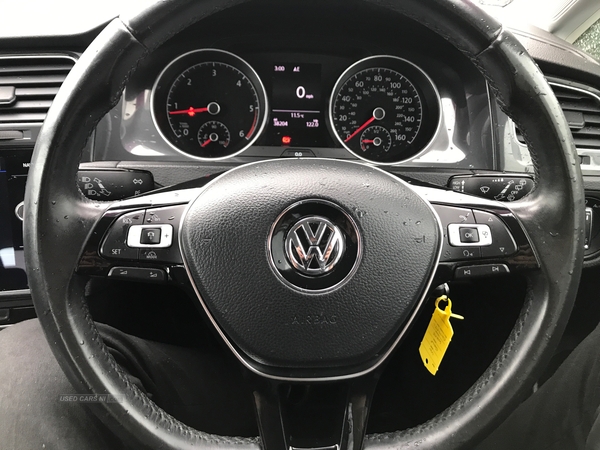 Volkswagen Golf SE NAVIGATION TDI BLUEMOTION TECHNOLOGY in Down