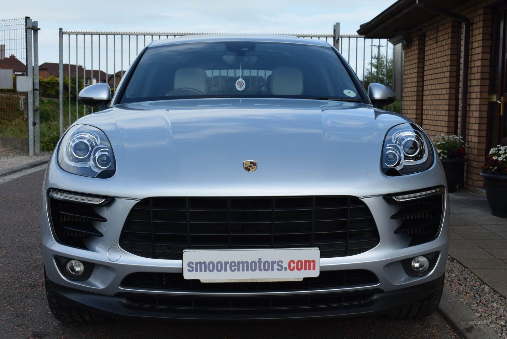 Porsche Macan ESTATE in Antrim