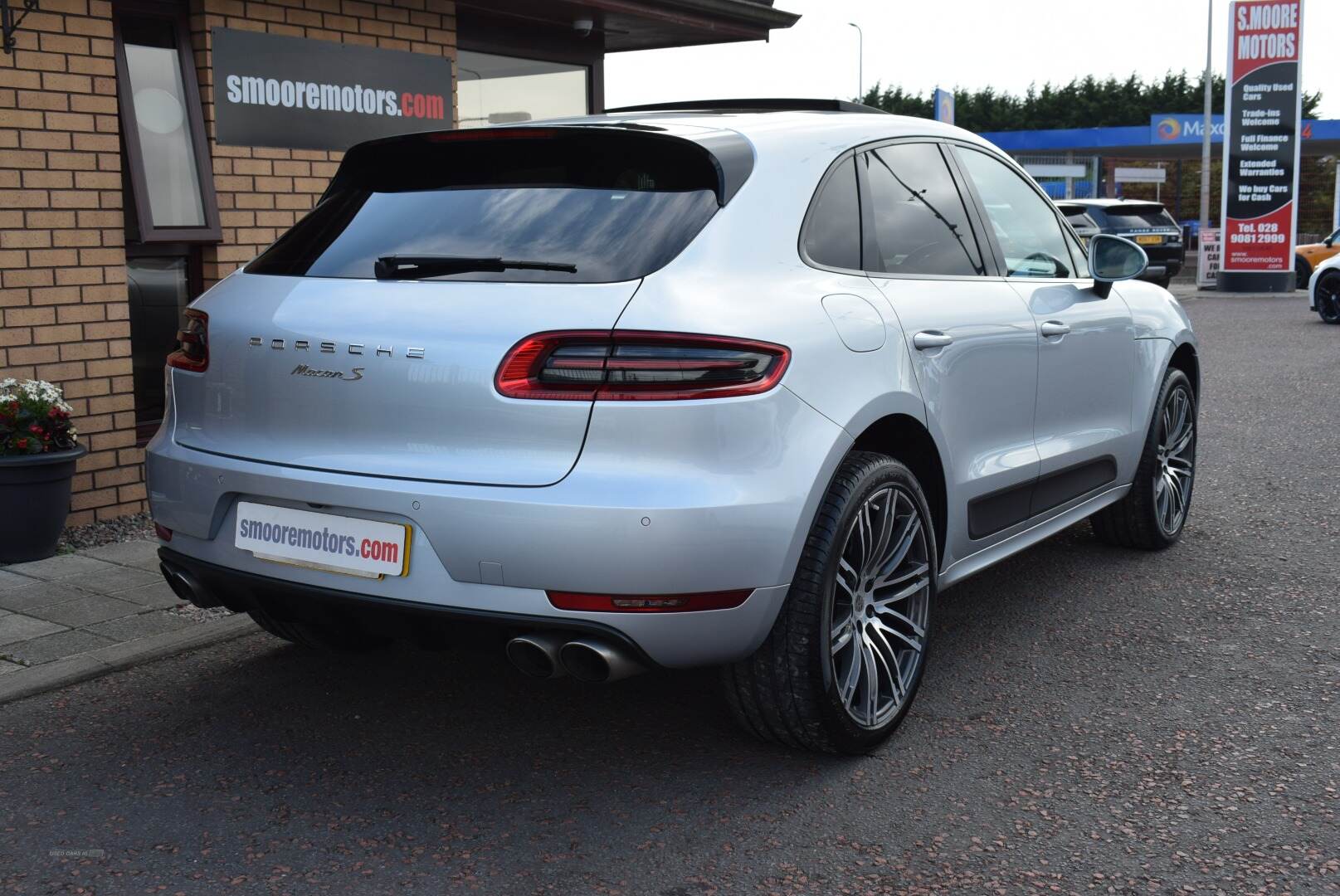 Porsche Macan ESTATE in Antrim