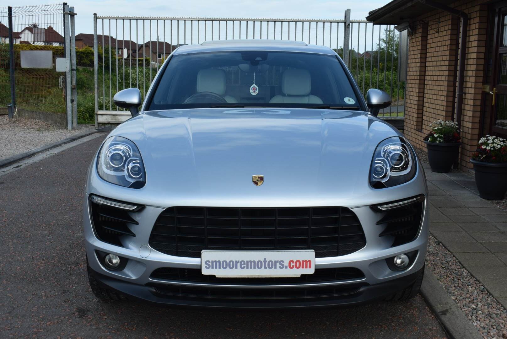 Porsche Macan ESTATE in Antrim