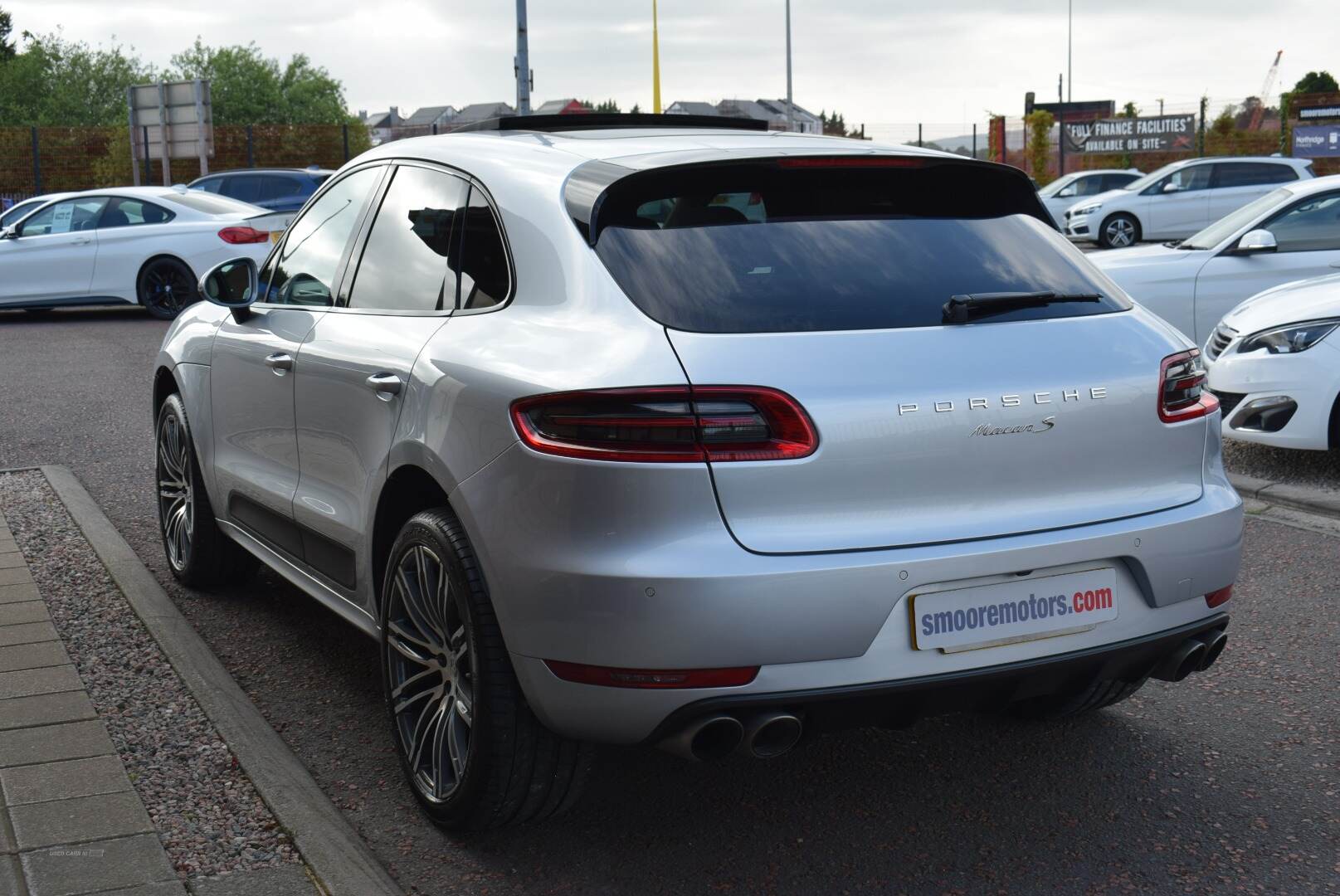 Porsche Macan ESTATE in Antrim