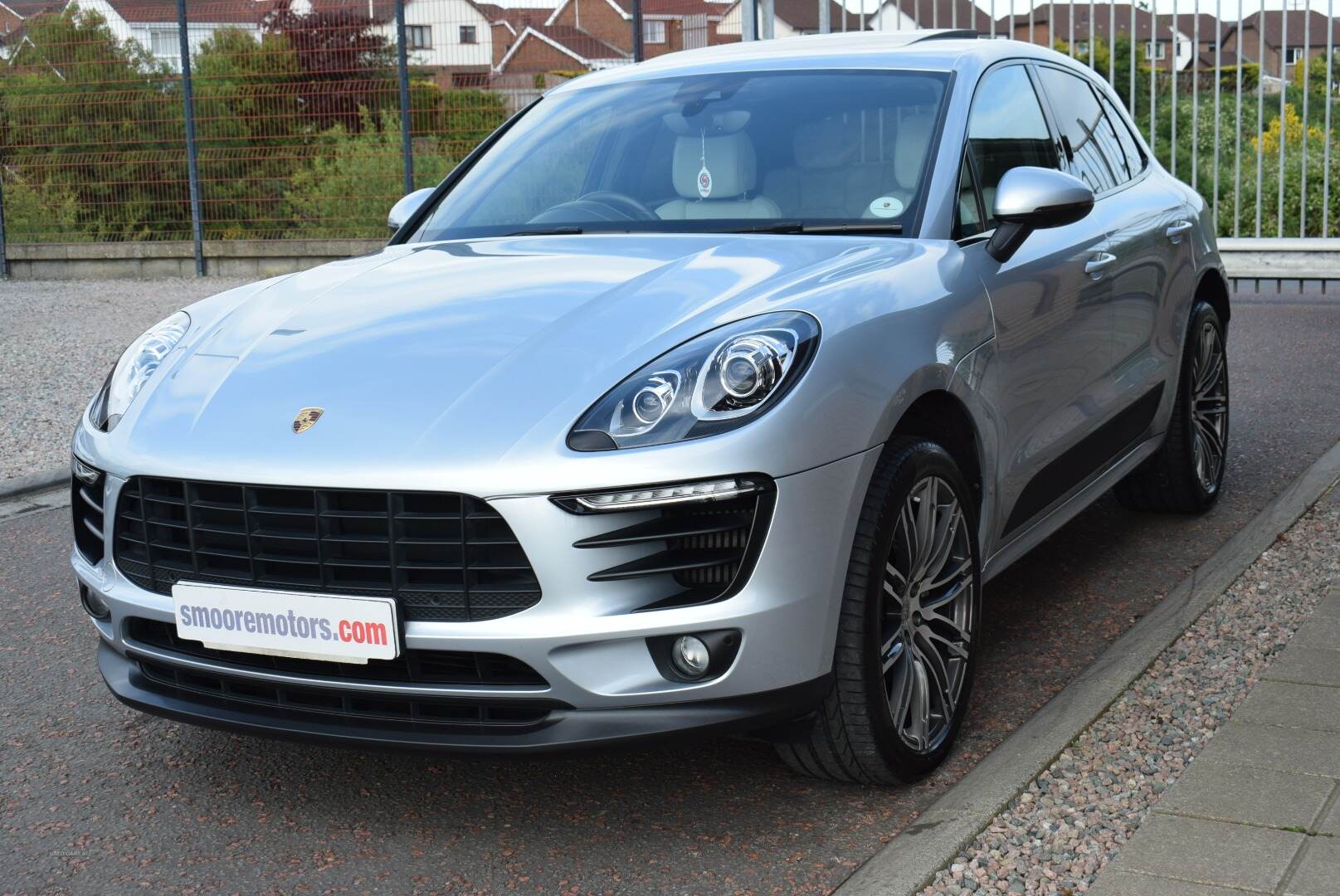 Porsche Macan ESTATE in Antrim