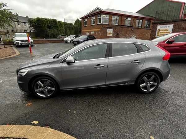 Volvo V40 HATCHBACK in Antrim