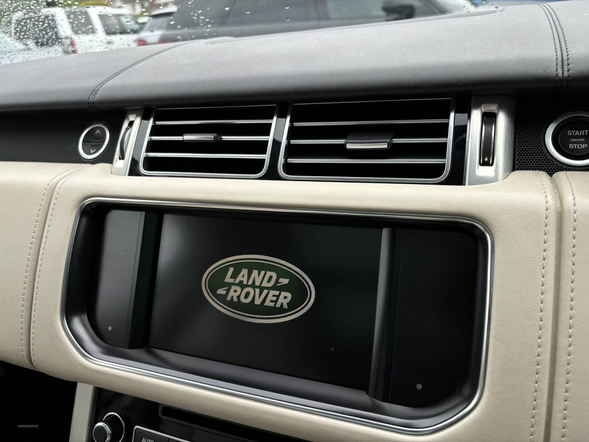 Land Rover Range Rover DIESEL ESTATE in Down