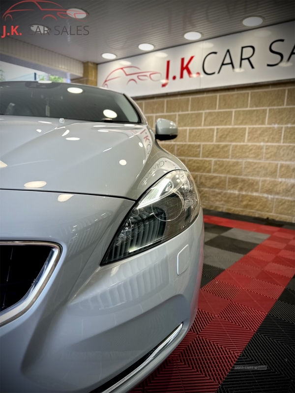 Volvo V40 DIESEL HATCHBACK in Tyrone