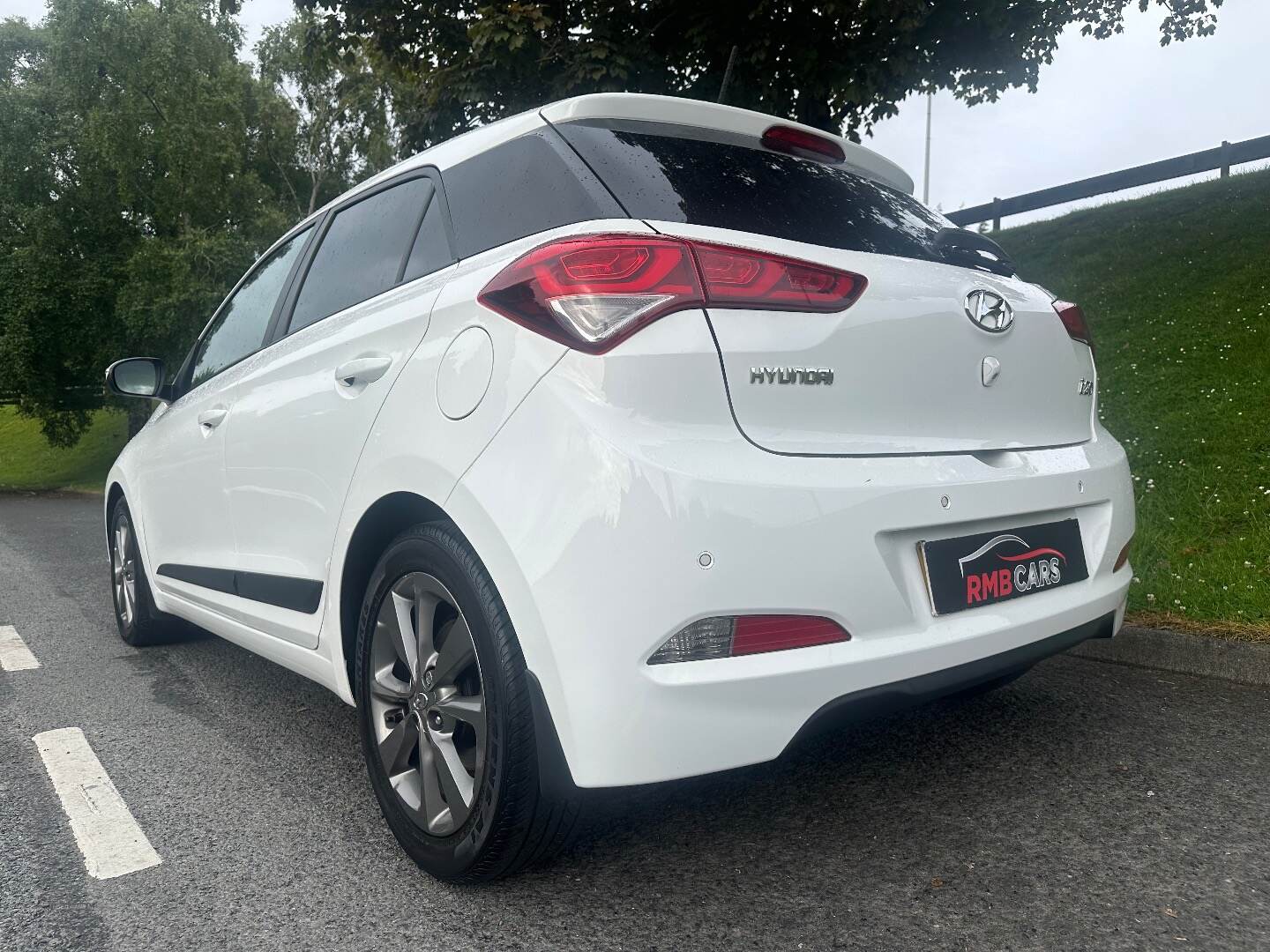 Hyundai i20 HATCHBACK in Down