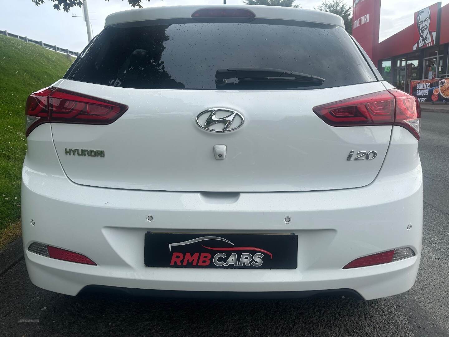 Hyundai i20 HATCHBACK in Down