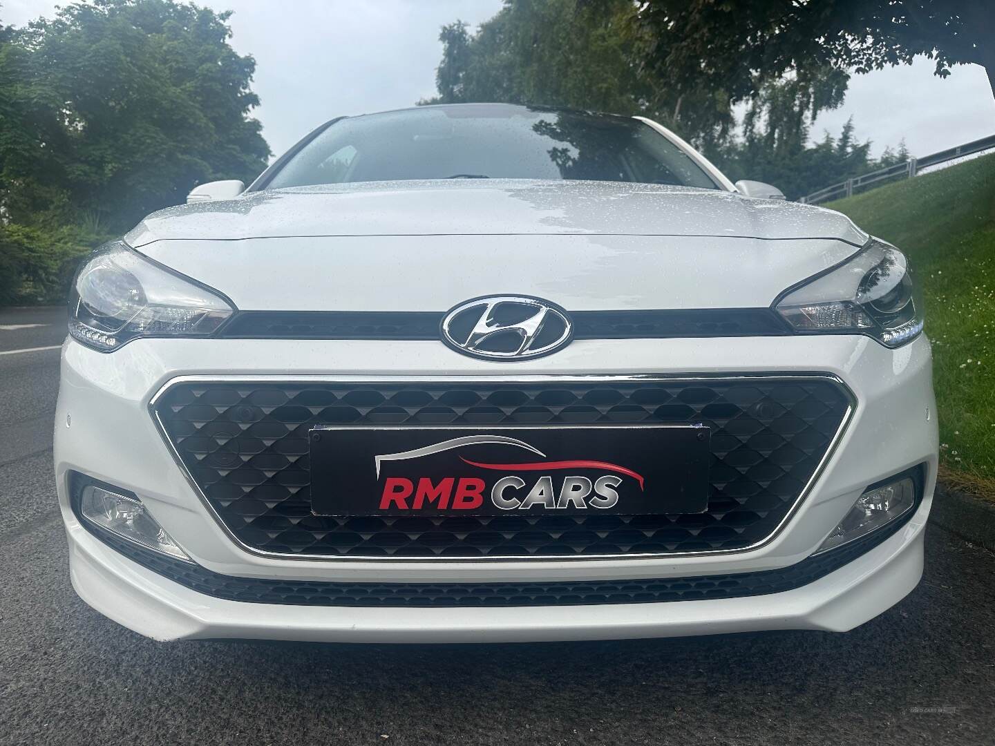 Hyundai i20 HATCHBACK in Down