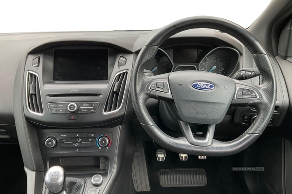 Ford Focus 1.0 EcoBoost 140 ST-Line Navigation 5dr**PUSH BUTTON - SAT NAV - CRUISE CONTROL - BLUETOOTH - ISOFIX - LED RUNNING LIGHTS - LOW MILEAGE** in Antrim