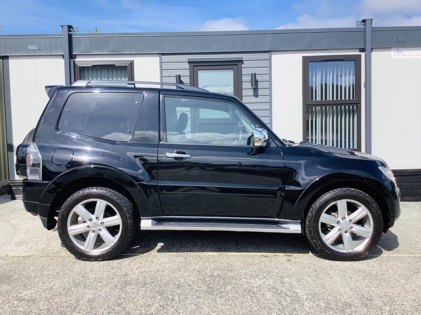 Mitsubishi Shogun DIESEL STATION WAGON in Down