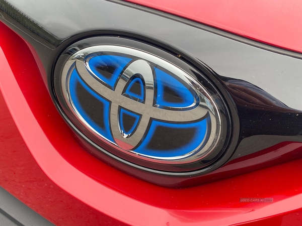 Toyota C-HR 1.8 Hybrid Icon 5Dr Cvt in Down