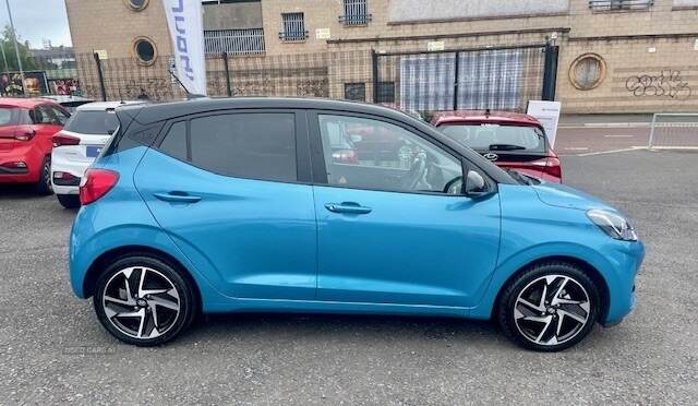 Hyundai i10 HATCHBACK in Down