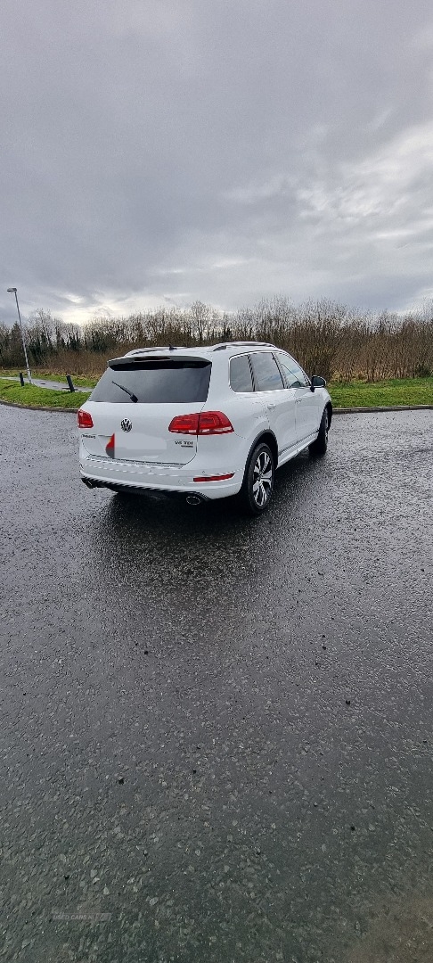 Volkswagen Touareg 3.0 V6 TDI 245 R-Line 5dr Tip Auto in Armagh