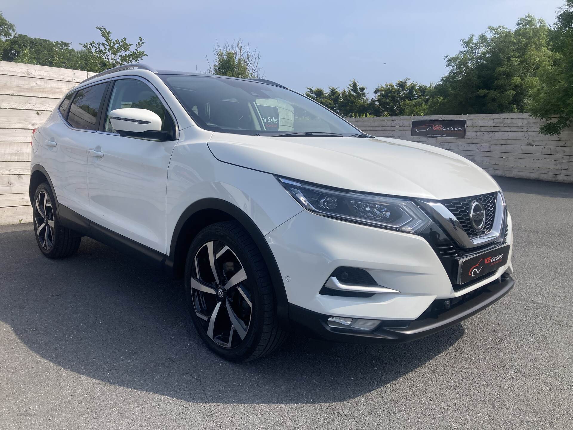 Nissan Qashqai DIESEL HATCHBACK in Down