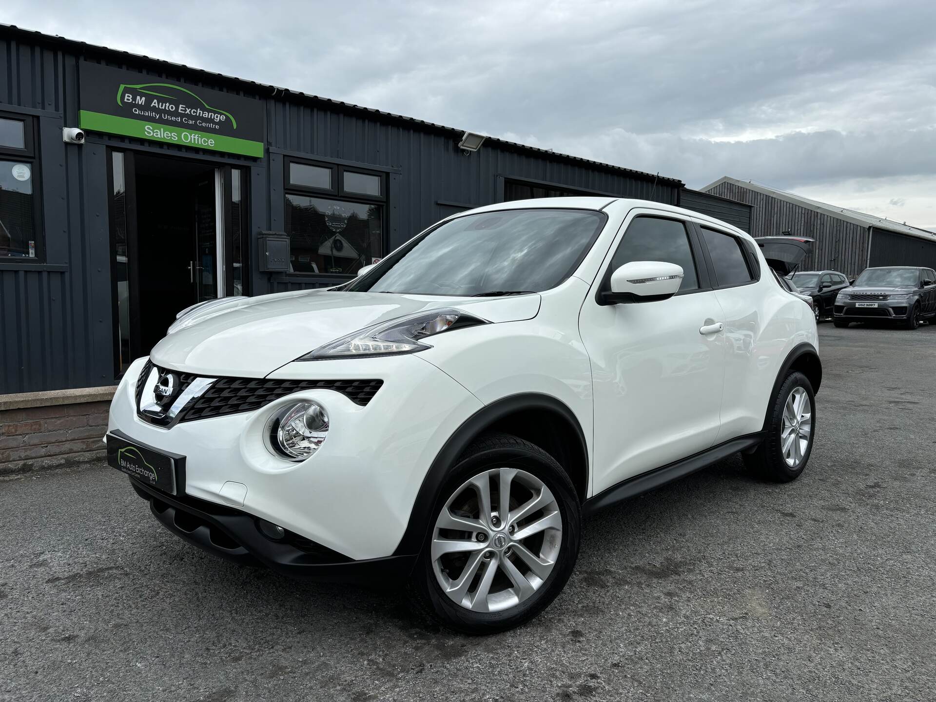 Nissan Juke HATCHBACK in Down