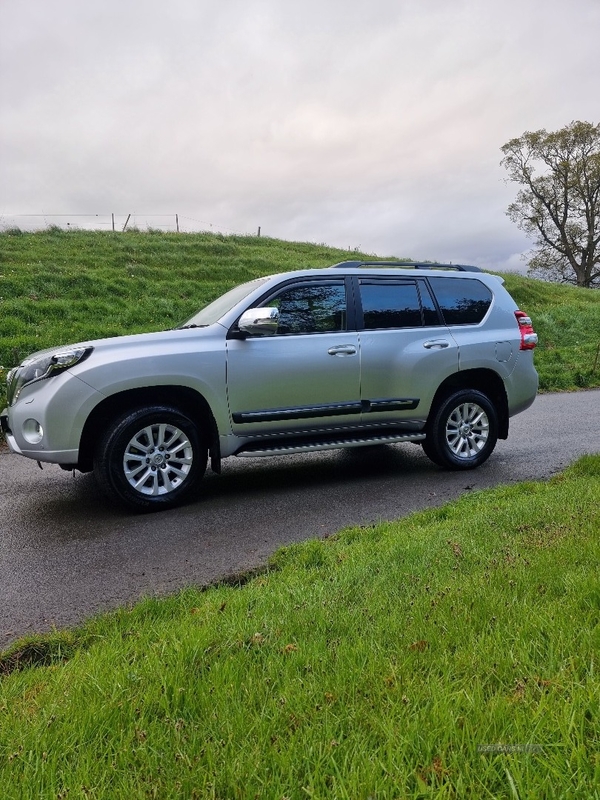 Toyota Land Cruiser 3.0 D-4D Icon 5dr Auto 7 Seats in Down