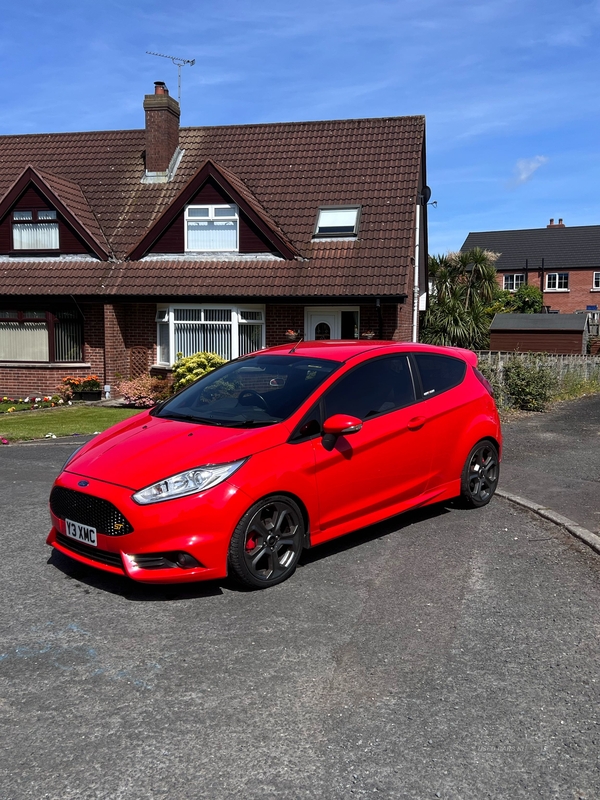 Ford Fiesta 1.6 EcoBoost ST-2 3dr in Down