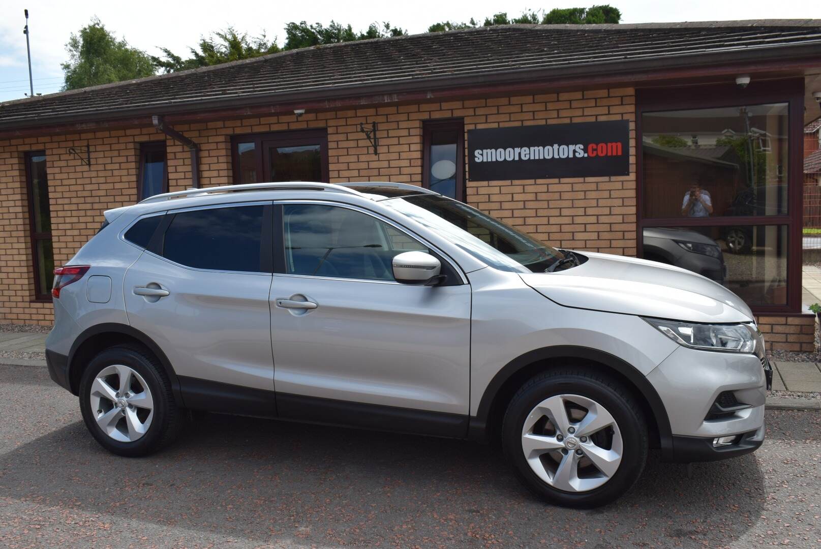 Nissan Qashqai DIESEL HATCHBACK in Antrim