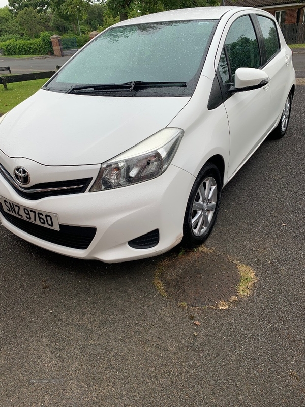 Toyota Yaris 1.33 VVT-i TR 5dr in Down