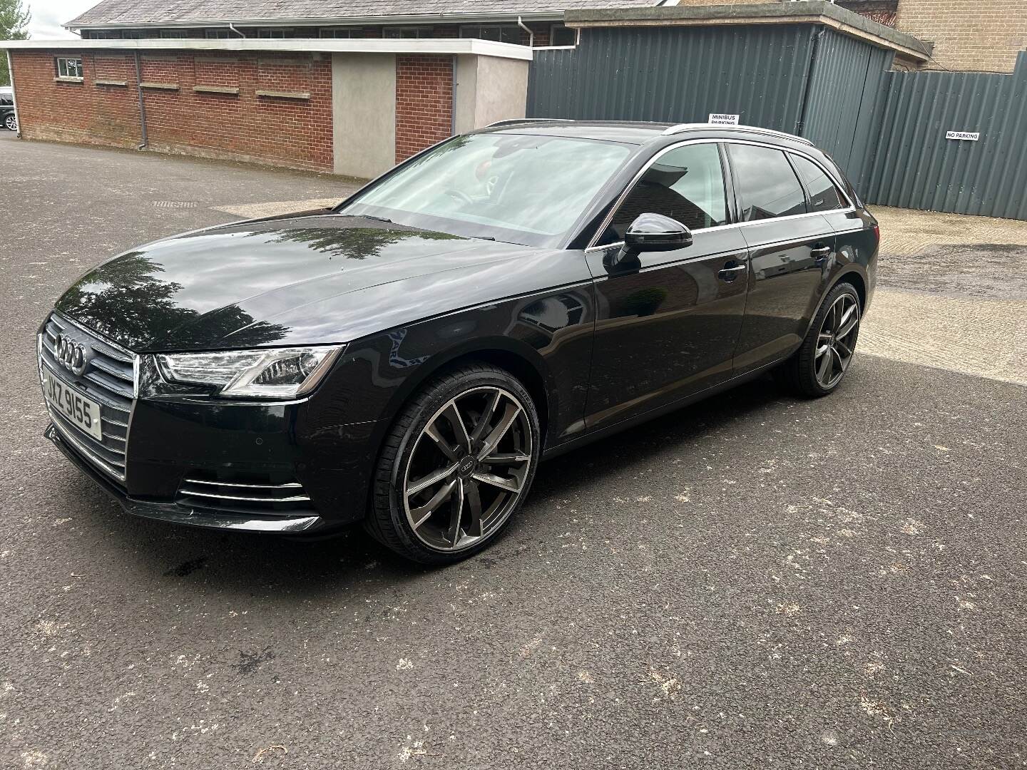 Audi A4 DIESEL AVANT in Derry / Londonderry