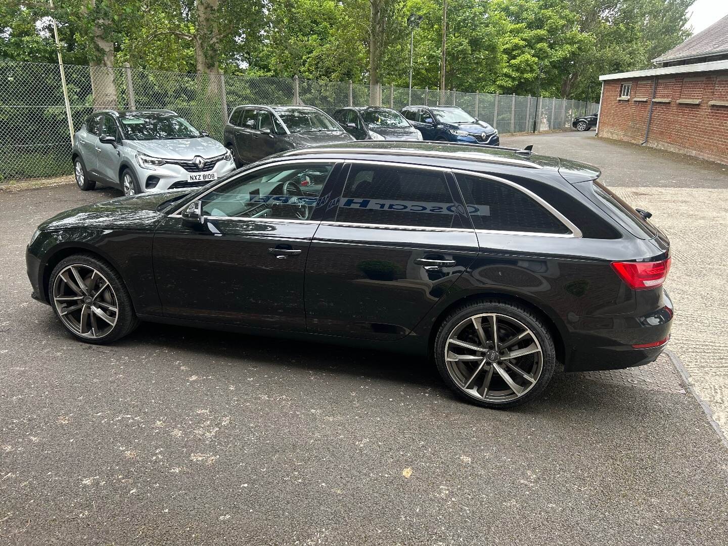 Audi A4 DIESEL AVANT in Derry / Londonderry