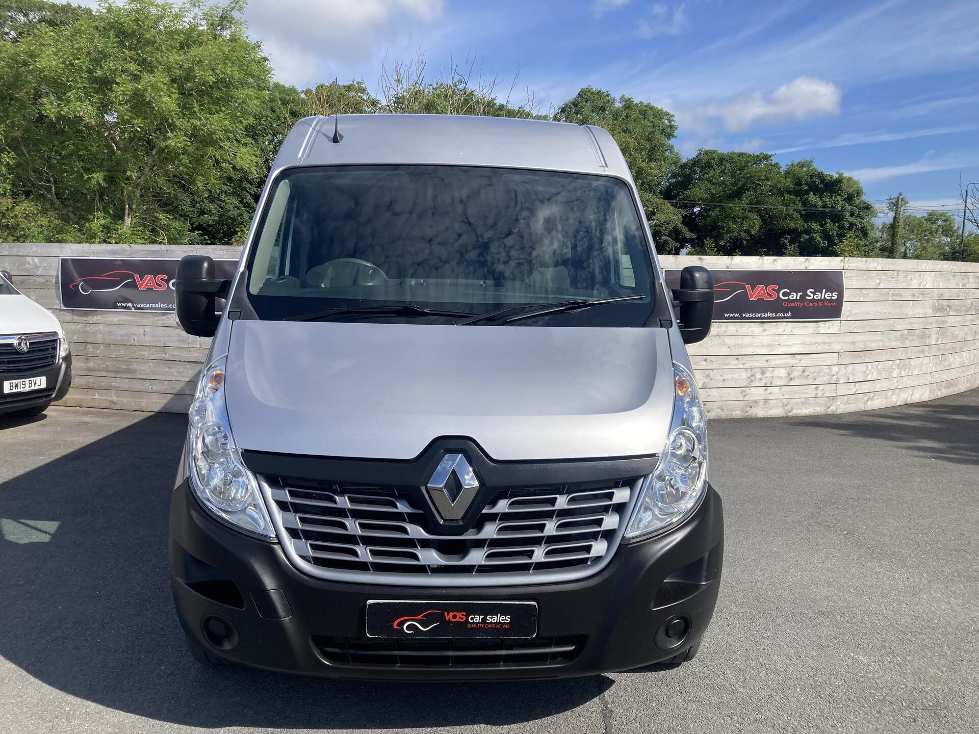 Renault Master LWB DIESEL FWD in Down