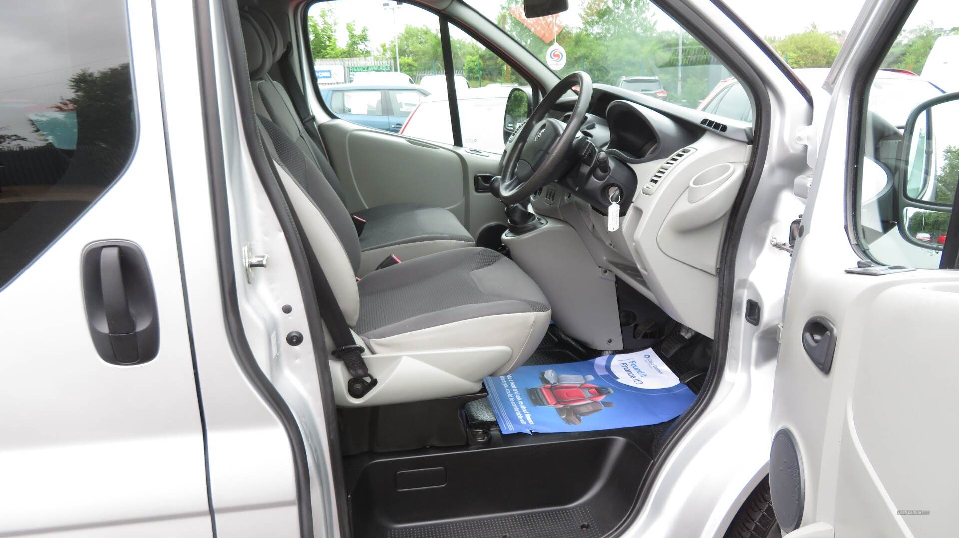 Vauxhall Vivaro LWB DIESEL in Derry / Londonderry