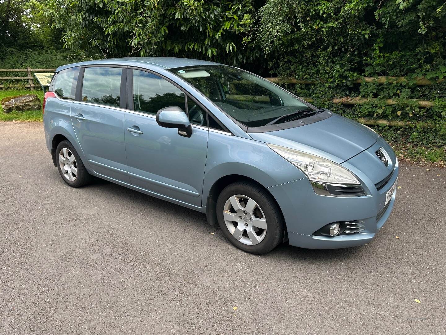 Peugeot 5008 DIESEL ESTATE in Antrim