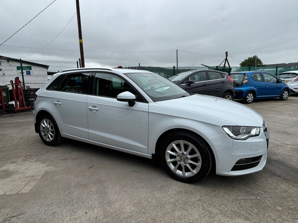 Audi A3 DIESEL SPORTBACK in Down