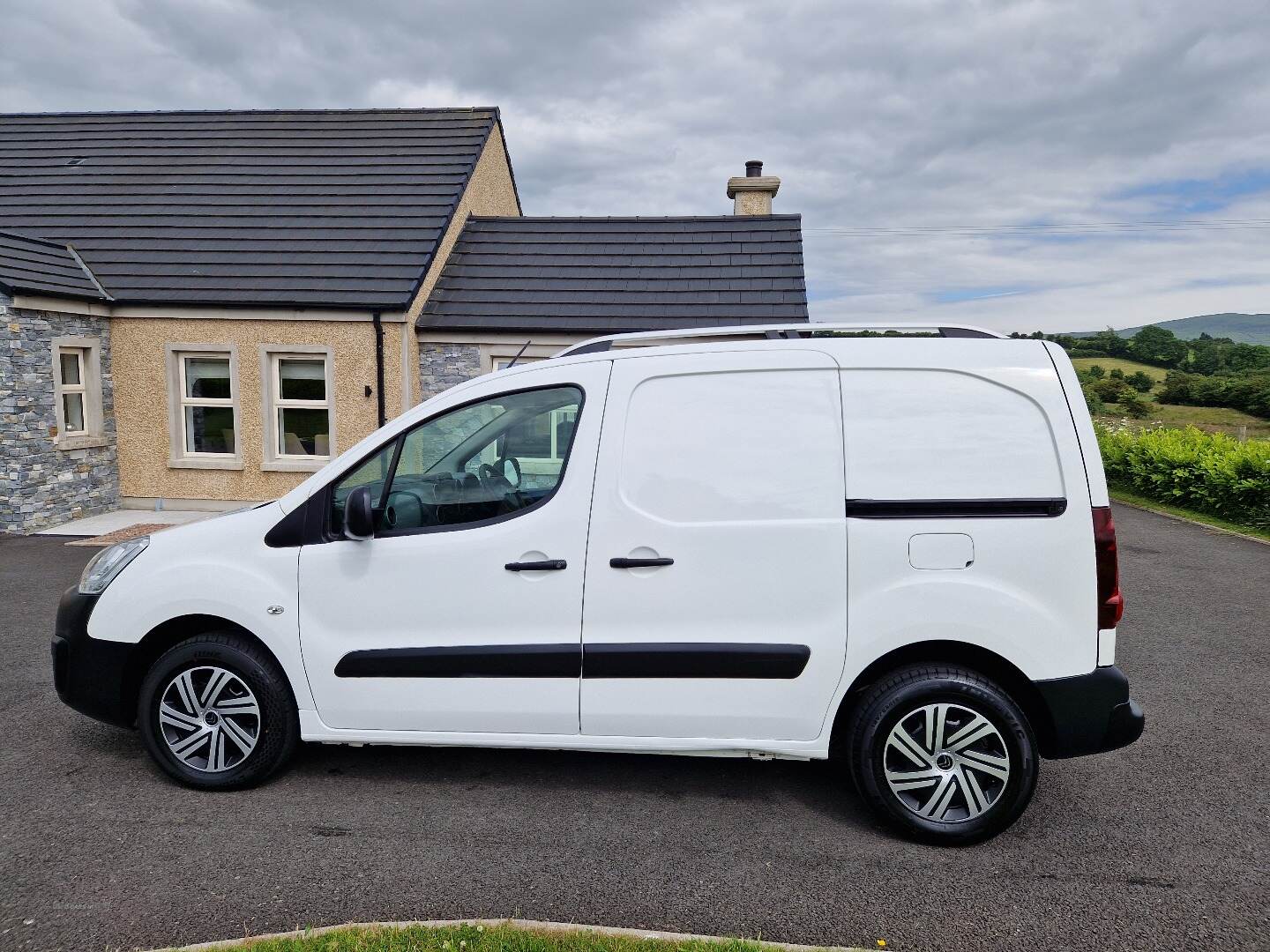 Citroen Berlingo L1 DIESEL in Down