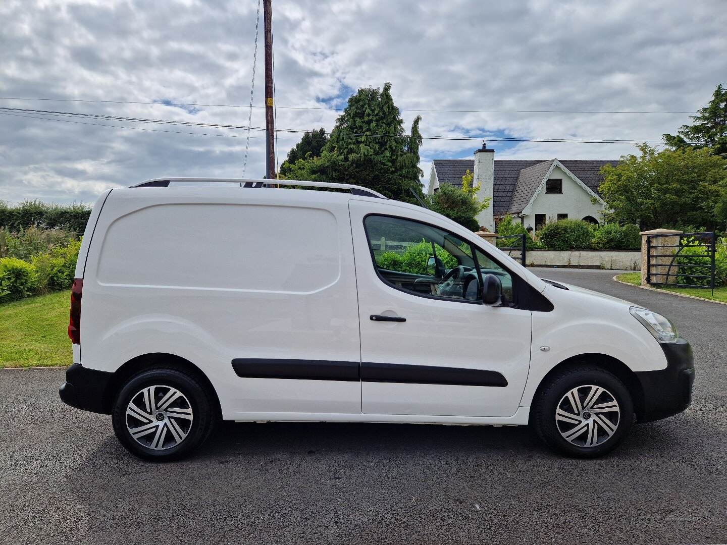 Citroen Berlingo L1 DIESEL in Down